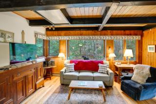 Community Perks Retreat with Thirteenth Lake Access - 1