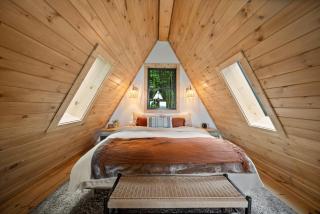 Ascent A-Frame at Calm Ridge Treehouses - 9