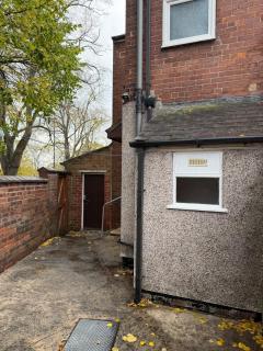 Modern 3Bed Doncaster Home with Vintage Charm - 5