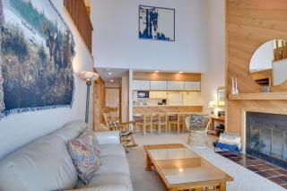 Bellaire Townhome on Summit Mtn with 2 Balconies! - Bellaire - 4