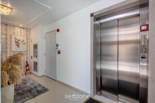 Aptos em prédio à 650 m da Meia Praia - RGOs - 7