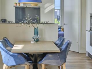 SeaLuxe Residence 27C - 2