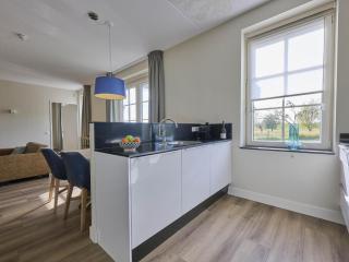 SeaLuxe Residence 27C - 1