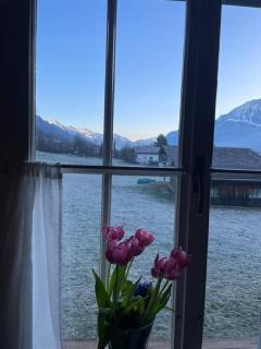 Kiwi Chalet - Mountain Views & Cozy NZ Vibes - 4