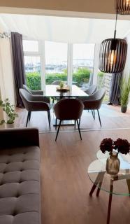 Frisch renoviertes FH Südblick am Meer in Breege, Meerblick von allen drei Etagen, Terrasse, Balkon, Sauna und Parkplatz - 9