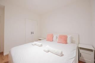 3 Bedroom Apartment With Balcony Near Kings Cross - 6