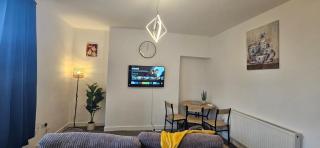 OG Stays VIII- Free Wifi, Free Parking, Family & Contractor - 6