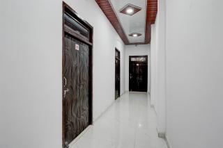 SPOT ON Sky Blue Hotel - 4