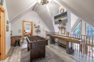 Le Vonde Chalet - Luxury log-style, Hot Tub, Game Room, Fire Pit, Walk to Slopes - 8