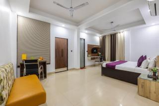 Hotel Aura Grand sector 63A Noida I Couple Friendly - 1