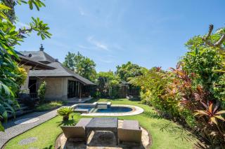 3BR Beautiful Villa Queen With Stunning Rice Field - 4