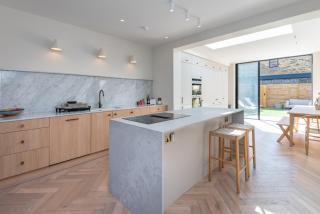 Modern 3BD Home with Garden West London - 9