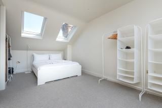 Modern 3BD Home with Garden West London - 8