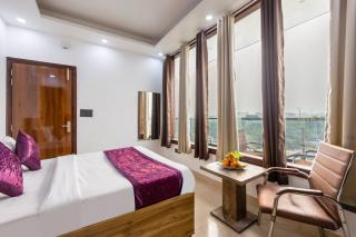 Hotel Aura Grand sector 63A Noida I Couple Friendly - 2