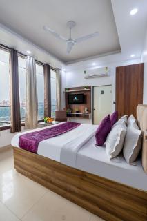 Hotel Aura Grand sector 63A Noida I Couple Friendly - 8