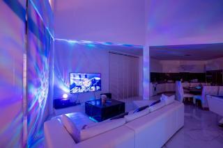 Wonderland Emerald 4 Bedroom Luxury Villa - 1