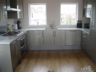 Celandine lakeside house, swimming pools & spa - 7