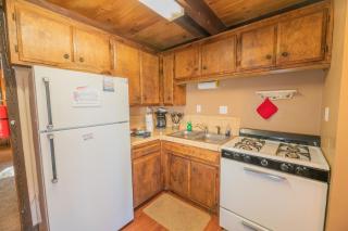Prescott's Place - Close to Slopes, Hot Tub, Fireplace, Deck, BBQ - 5