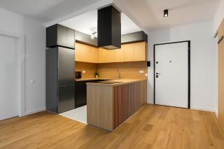 Central ONE Serenity Loft plus Parking - 5