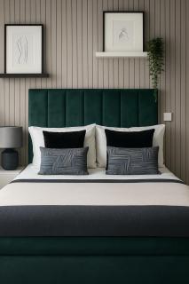 3 Bed 3 Bath Penthouse in Manchester - Parking - 7