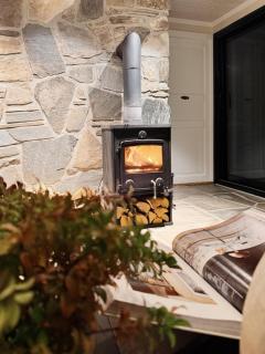 Stylish Villa - Boat, Greenhouse & Majestic Oaks - 1