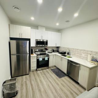 Modern Basement Suite near West Edmonton Mall - 7