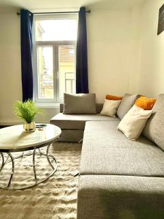 Gare du Midi for 3-4 people - 5