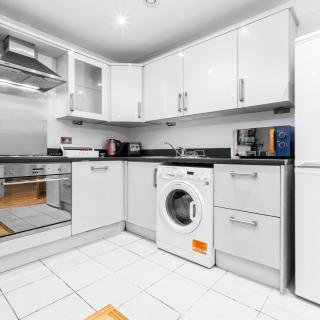 Stylish Two Bed Apartment - Speed Wi-Fi - Smart Tv - Parking 201MH - 5