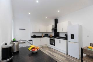 *Discounts/Contractors/WIFI/Free Parking/Smart TV - 6