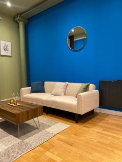 The Blue Loft - Modern City Apartment - 8