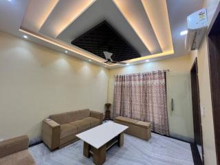 Peaceful & Spacious 5BHK Villa with Balcony & Parking - 5