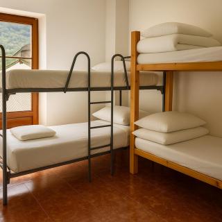 Cama Hab Compartida - Albergue Tritón Villanúa - 8