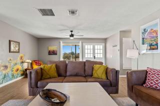 Navigate Stays Peaceful Escape w Hot Tub & Views - 8