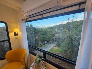 Shadow Hills Delight - Stonehurst - 0