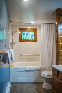 Rustic Cabin for 2 in Oak Creek Cabin Sycamore - 2