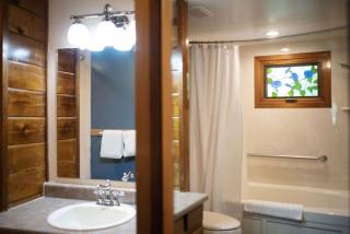 Rustic Cabin for 2 in Oak Creek Cabin Sycamore - 1