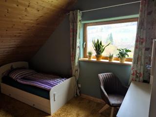 Idyllisches Holzhaus im Grünen - 8