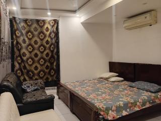 1 Bed Apartment in Bahria Orchard, Lahore - 3