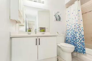 House of 3 Bed 3 Wash-Crib-King Bed-85' TV-Wrkspce - 3