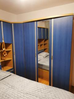 Charming Vintage Apartment 5 min to City Center Self Check-in - 2