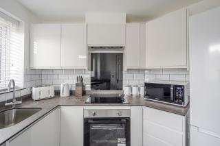 2 Luxurious Apartments with Free Parking near Chelmsford City - 5