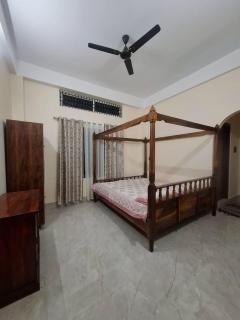 Eshaloy Homestay - 4