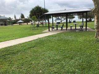 3 Moffat Beach Holiday House - 6