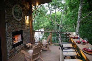 "Among the Wildflowers" Scenic Treehouse Getaway in Sevierville w 20ft Slide & 2 Private Decks - 1