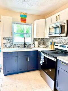 Relaxing 2 bed Siesta Key bungalow minutes from the beach - 4