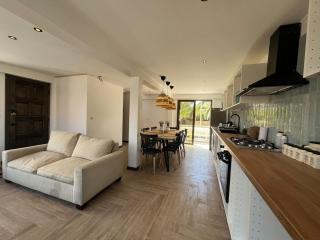 Casa en Laguna de Zapallar a pasos de la playa, recién remodelada - 9