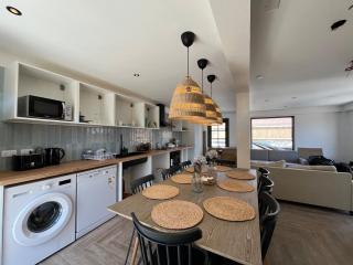 Casa en Laguna de Zapallar a pasos de la playa, recién remodelada - 8