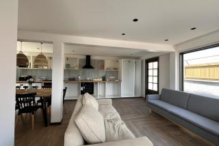 Casa en Laguna de Zapallar a pasos de la playa, recién remodelada - 0