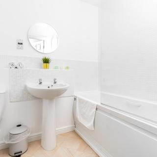 Modern Two Bed Apartment - Netflix - Parking 6CW - 1