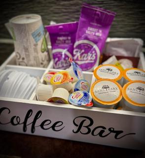 "Tree-T-Ment Center" Spa-Themed Luxury Treehouse with Indoor & Outdoor Soaking Tubs - 6